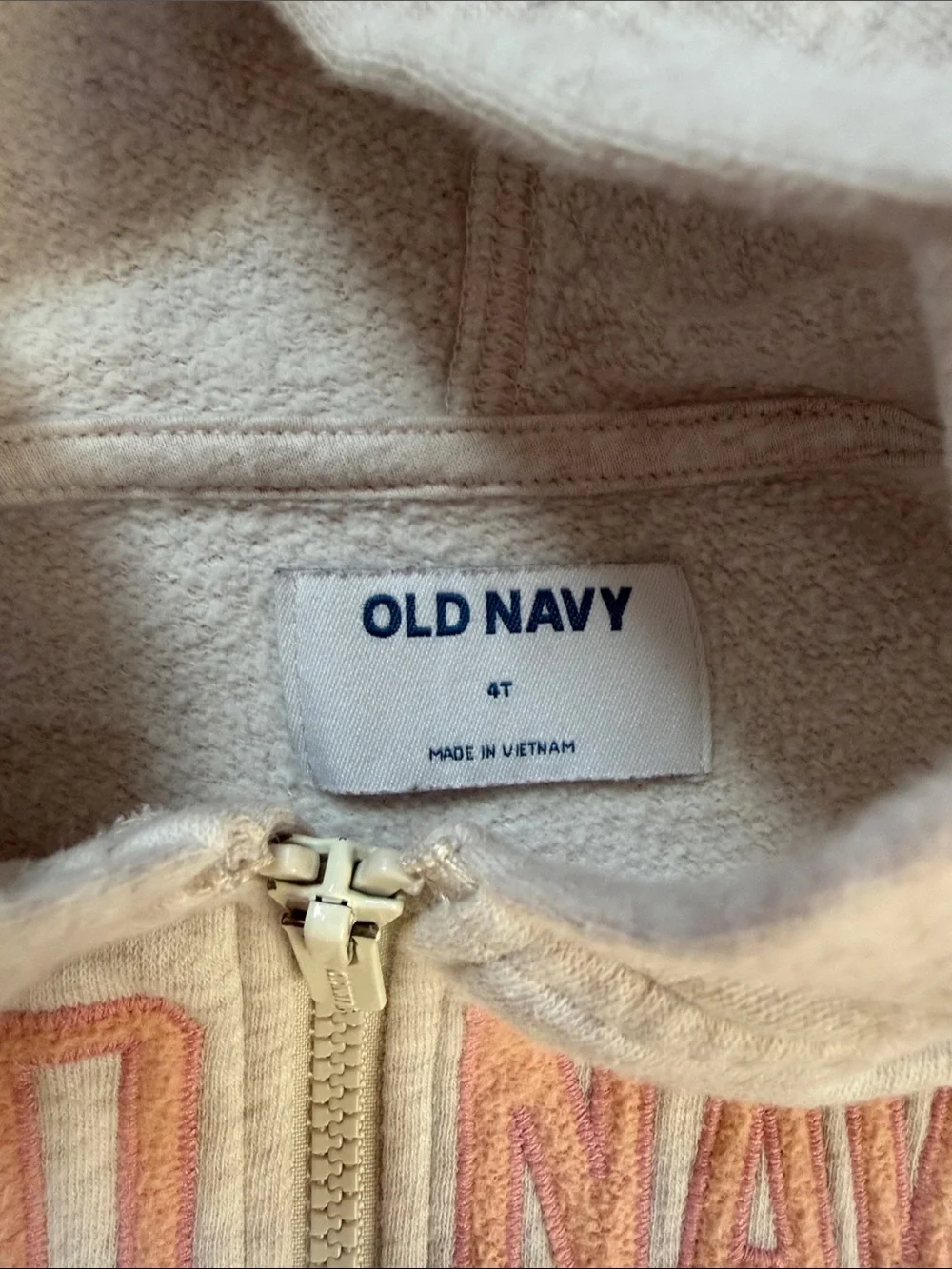 Girl’s Old Navy Matching Sweatsuit. Size 4T. Like New Condition.
